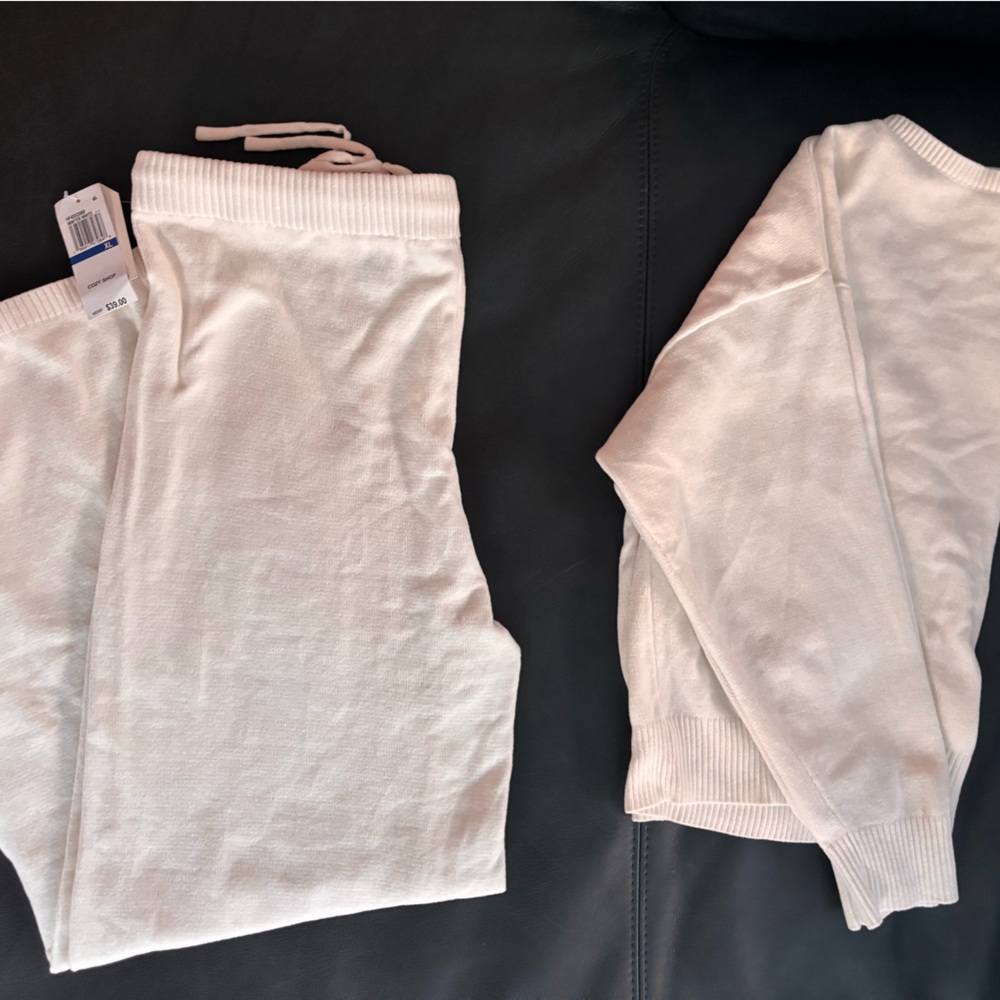 Hippie Rose Ivory Lounge Set